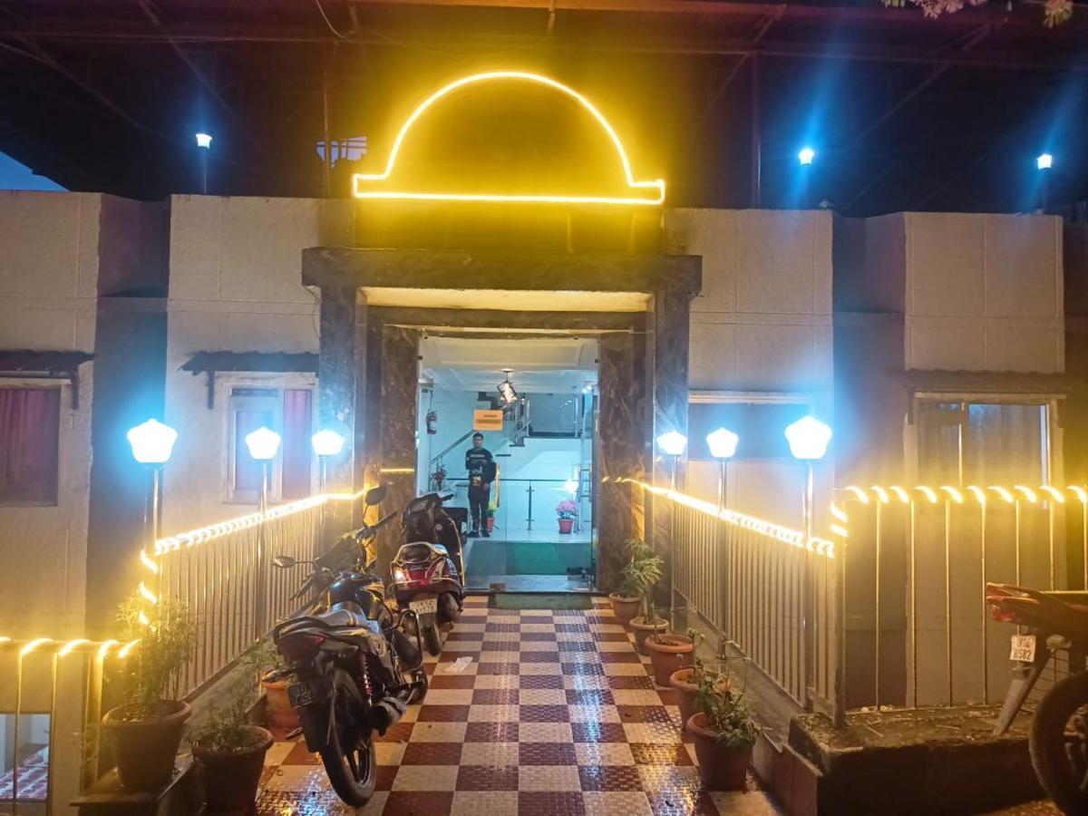 Riversun Hotel Mall Road 무소리에 외부 사진
