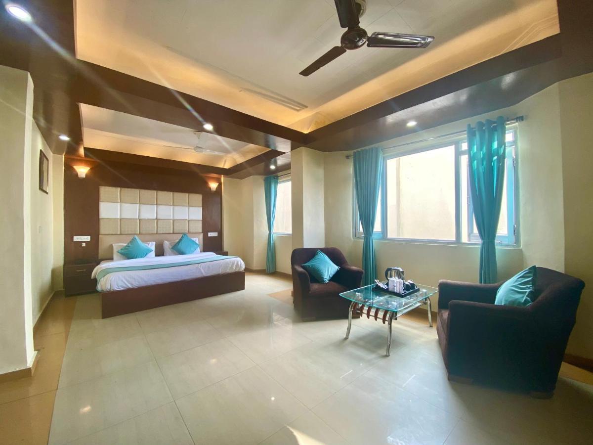 Riversun Hotel Mall Road 무소리에 외부 사진